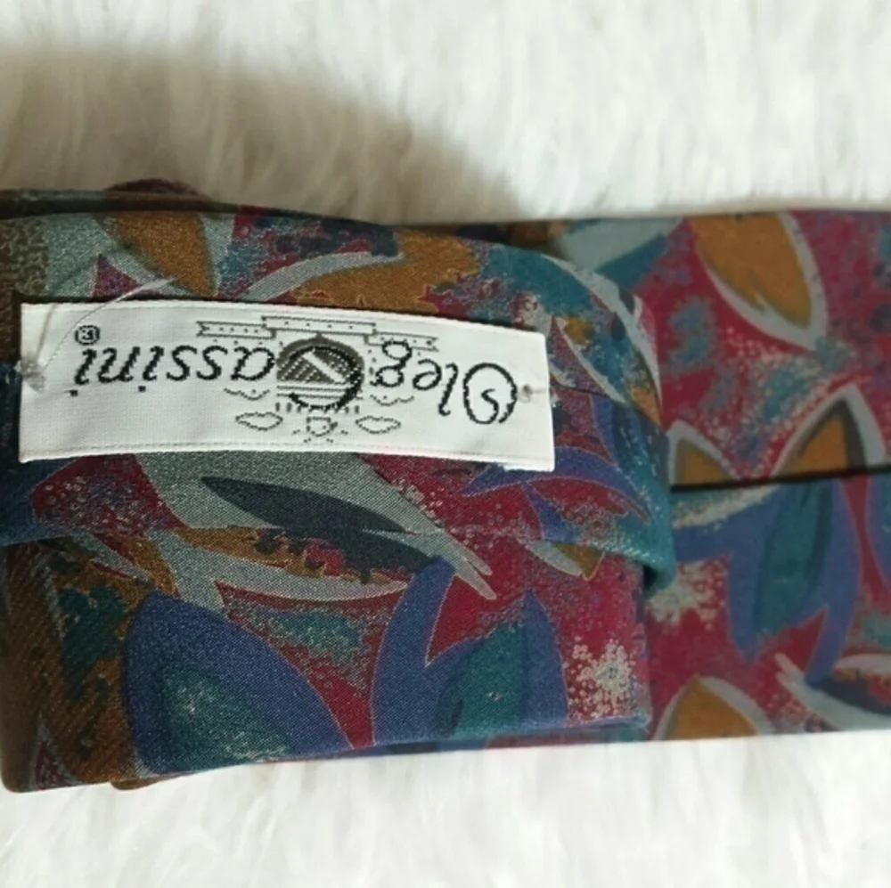 Vintage Oleg Cassini 100% Silk Floral Tie